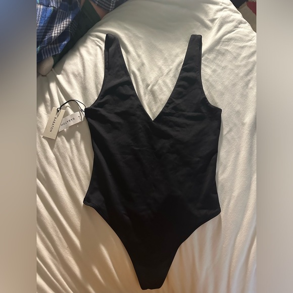 COPY - Babaton contour v-neck body suit - Picture 2 of 4